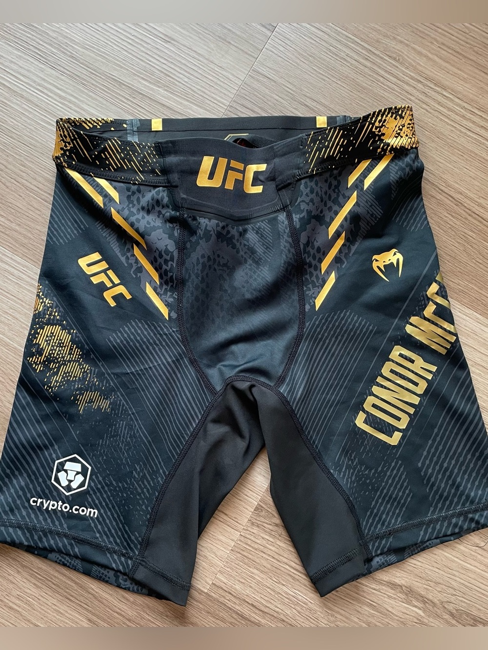 Venum UFC Conor McGregor Vale Tudo MMA BJJ Grappling Fight Shorts Black Gold L